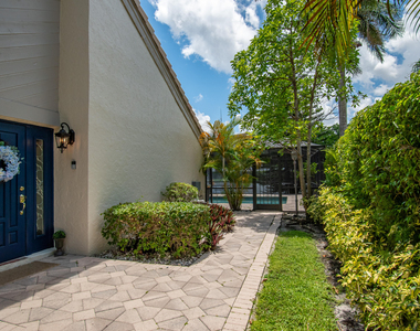 9708 Erica Court - Photo Thumbnail 7