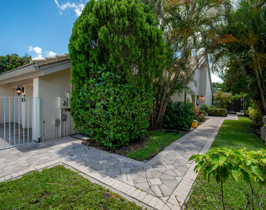 9708 Erica Court - Photo Thumbnail 5