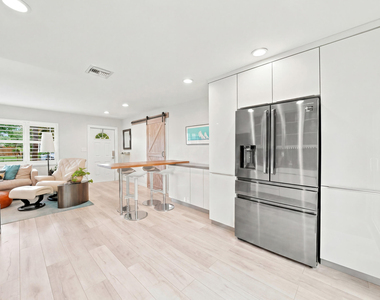 3140 Ne 12th Avenue - Photo Thumbnail 5