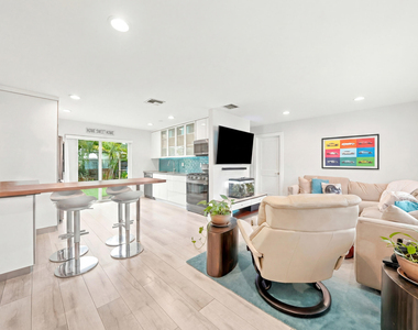 3140 Ne 12th Avenue - Photo Thumbnail 3