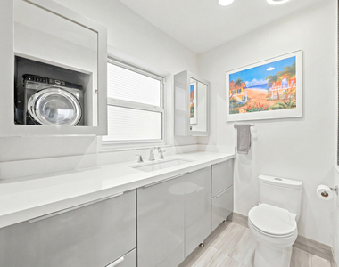 3140 Ne 12th Avenue - Photo Thumbnail 9