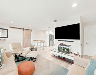 3140 Ne 12th Avenue - Photo Thumbnail 4