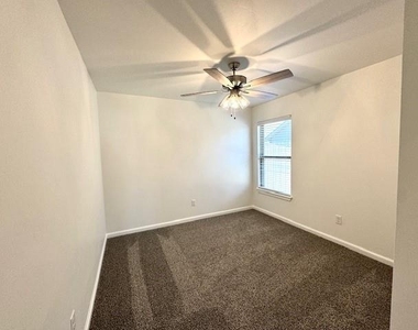 12828 Nw 4th Terrace - Photo Thumbnail 4