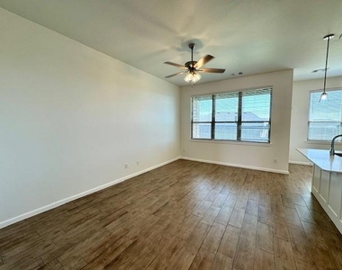 12828 Nw 4th Terrace - Photo Thumbnail 16