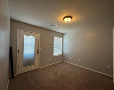 5811 Marblewood Drive - Photo Thumbnail 10