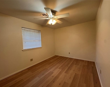 4765 Spiva Drive - Photo Thumbnail 8