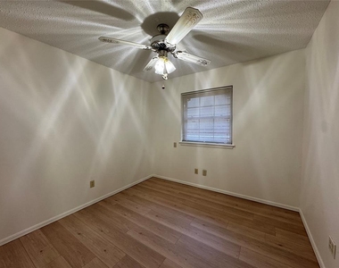4765 Spiva Drive - Photo Thumbnail 7