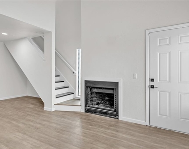 11560 N May Avenue - Photo Thumbnail 2