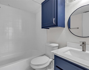 11560 N May Avenue - Photo Thumbnail 9
