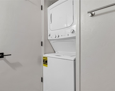 11560 N May Avenue - Photo Thumbnail 16
