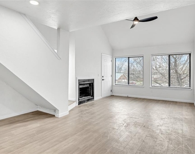 11560 N May Avenue - Photo Thumbnail 3