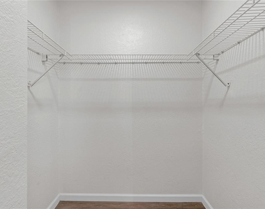 11560 N May Avenue - Photo Thumbnail 15