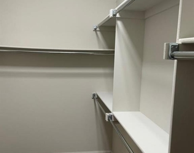 2525 North Creek Lane - Photo Thumbnail 16