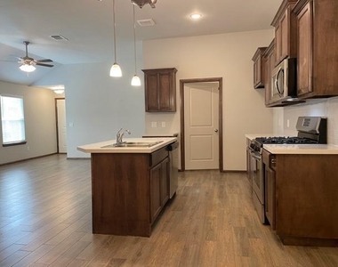 2525 North Creek Lane - Photo Thumbnail 3
