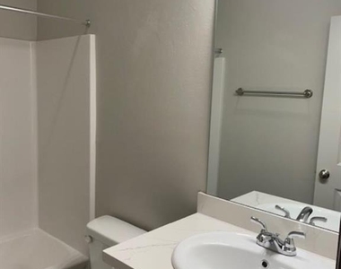 2525 North Creek Lane - Photo Thumbnail 24