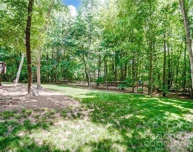6025 Oakridge Court - Photo Thumbnail 34