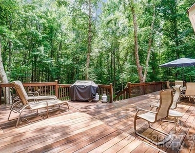 6025 Oakridge Court - Photo Thumbnail 29