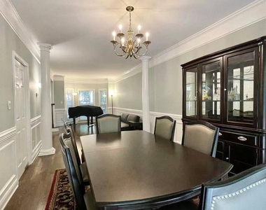 6025 Oakridge Court - Photo Thumbnail 15