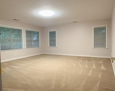 6025 Oakridge Court - Photo Thumbnail 42