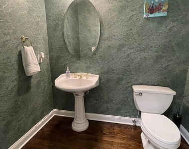 6025 Oakridge Court - Photo Thumbnail 18