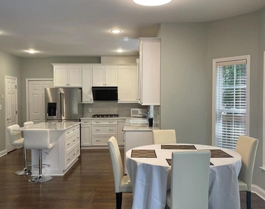6025 Oakridge Court - Photo Thumbnail 9