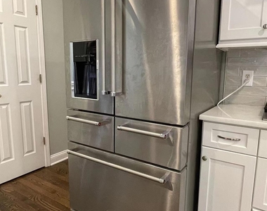 6025 Oakridge Court - Photo Thumbnail 7