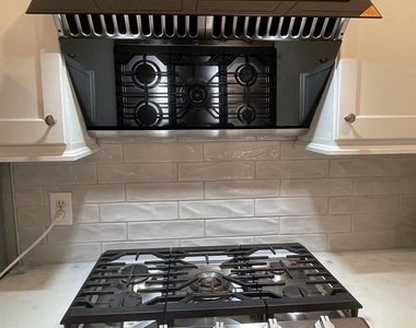 6025 Oakridge Court - Photo Thumbnail 5