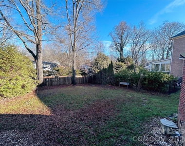 7615 Quail Park Drive - Photo Thumbnail 21