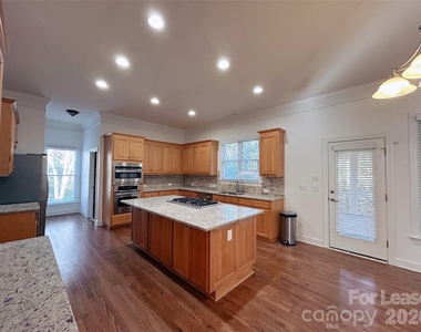 7615 Quail Park Drive - Photo Thumbnail 3