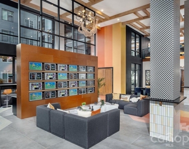 1015 N Alexander Street - Photo Thumbnail 3