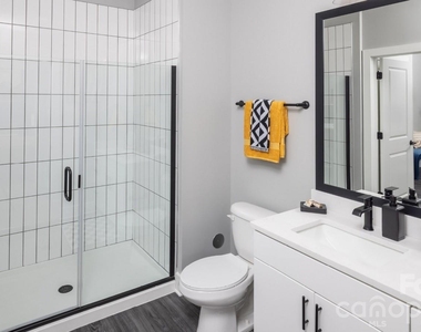 1015 N Alexander Street - Photo Thumbnail 31