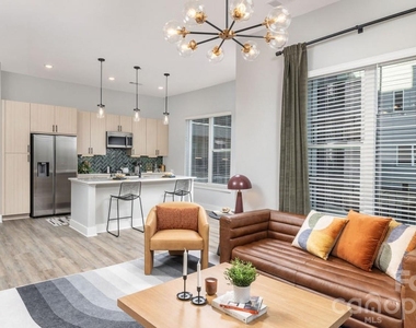 1015 N Alexander Street - Photo Thumbnail 24
