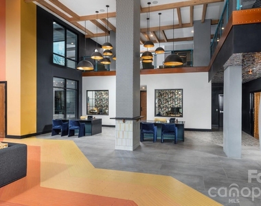 1015 N Alexander Street - Photo Thumbnail 3