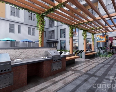1015 N Alexander Street - Photo Thumbnail 18