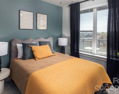 1015 N Alexander Street - Photo Thumbnail 23