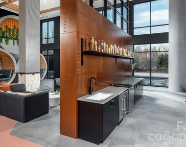 1015 N Alexander Street - Photo Thumbnail 10