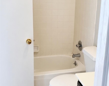 2557 Stockbridge Drive - Photo Thumbnail 11