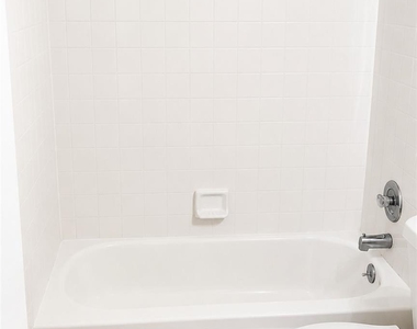 2557 Stockbridge Drive - Photo Thumbnail 10