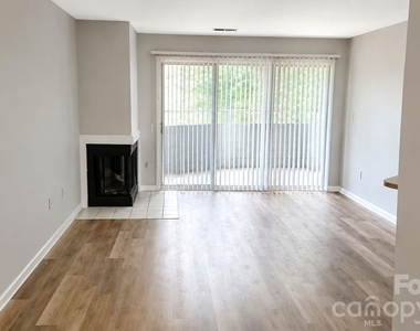 2557 Stockbridge Drive - Photo Thumbnail 3