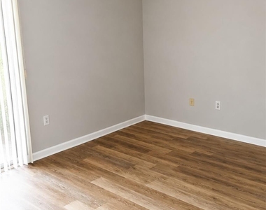2557 Stockbridge Drive - Photo Thumbnail 17