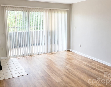 2557 Stockbridge Drive - Photo Thumbnail 8