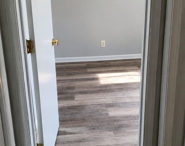 2557 Stockbridge Drive - Photo Thumbnail 12