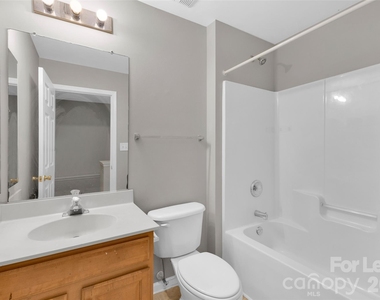 940 Tiger Lane - Photo Thumbnail 17