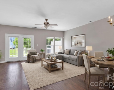 940 Tiger Lane - Photo Thumbnail 6