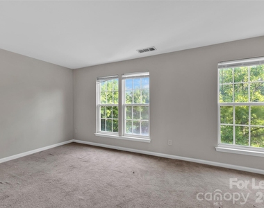 940 Tiger Lane - Photo Thumbnail 12