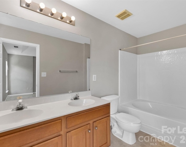 940 Tiger Lane - Photo Thumbnail 16