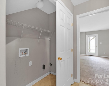 940 Tiger Lane - Photo Thumbnail 19