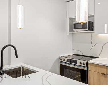 2404 Cortelyou Road - Photo Thumbnail 7