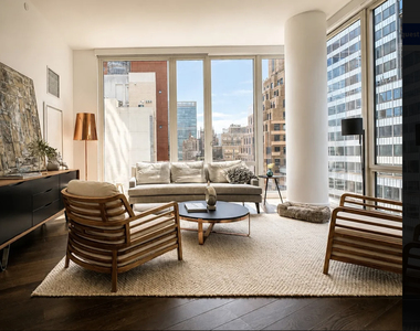 222 East 44th Street - Photo Thumbnail 1