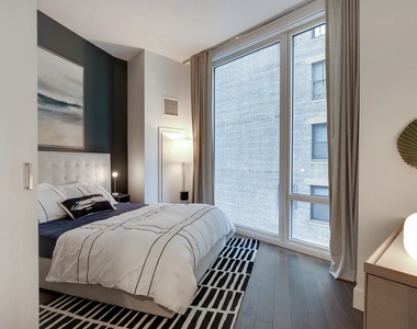 222 East 44th Street - Photo Thumbnail 1